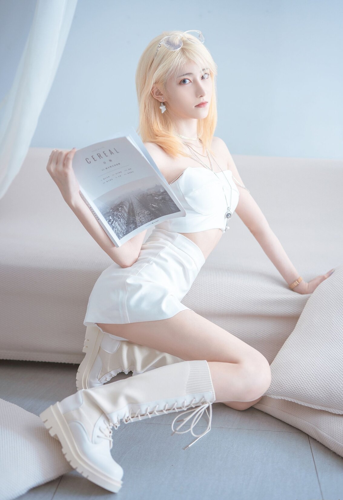 ͼ Coser Momoko [Coser ģ ɫʽװ/9P ] P.1 